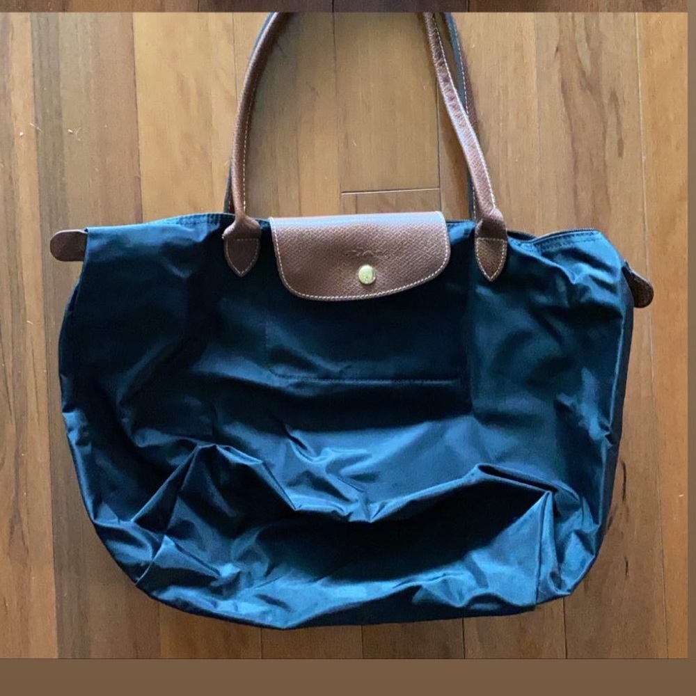 Longchamp bag very nice, in good condition